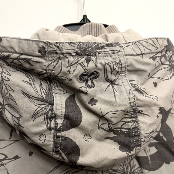 TNA Jacket - Picture 4 of 4